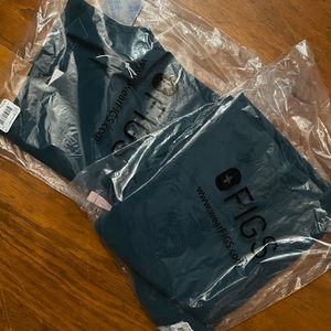 FIGS jogger scrub set